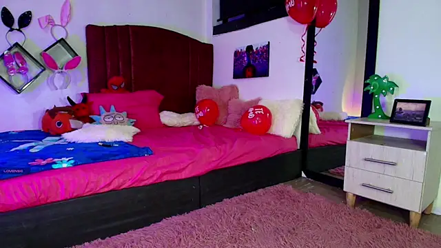 alisson zafiro  online show from 02-18-25, 06:04