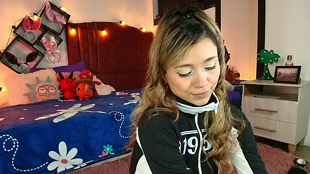 alisson zafiro  online show from 03-09-25, 06:17