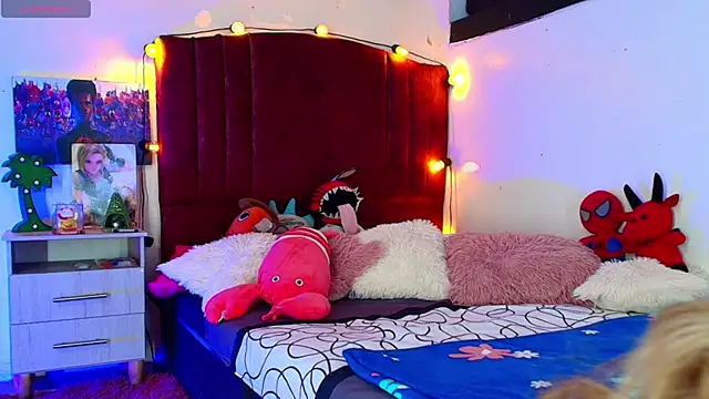 alisson zafiro  online show from 10-08-25, 03:04