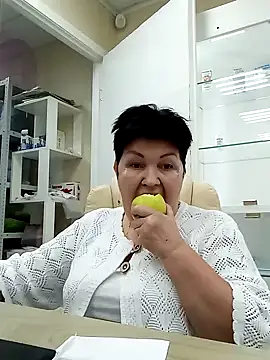 Snapshot of FantasyMichelle chatting on 12-30-24, 10:43 FantasyMichelle online show from 12-30-24, 10:43