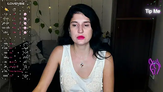 Alianna Solo Kisses online show from 01-11-25, 02:58