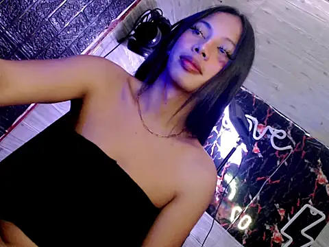 whiteladyboy online show from 10-20-25, 04:24