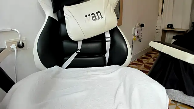 Valerioe online show from 09-25-25, 01:59