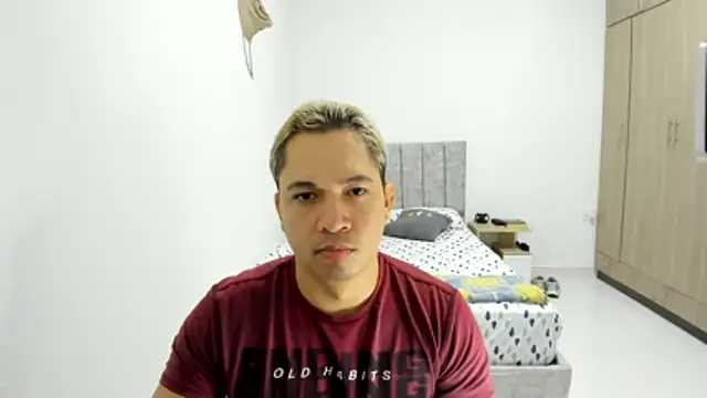 Snapshot of Valerioe chatting on 06-05-26, 08:42 Valerioe online show from 06-05-26, 08:42