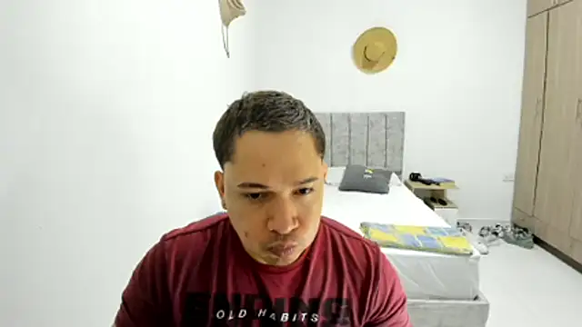 Snapshot of Valerioe chatting on 06-19-26, 03:38 Valerioe online show from 06-19-26, 03:38