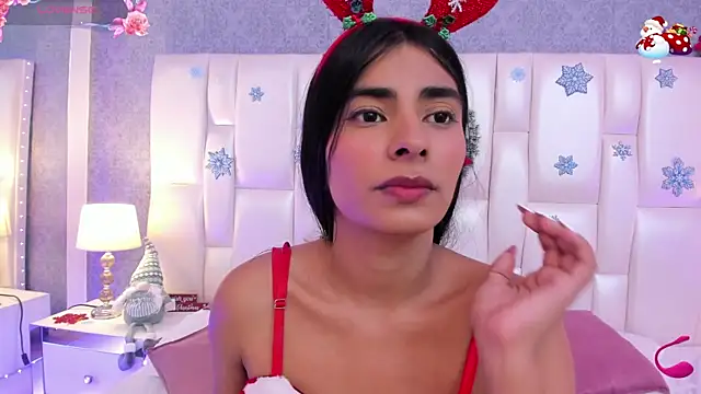 Snapshot of allys_rose chatting on 12-28-24, 07:43 allys rose online show from 12-28-24, 07:43