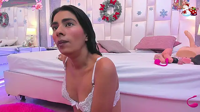 Snapshot of allys_rose chatting on 12-29-24, 03:13 allys rose online show from 12-29-24, 03:13