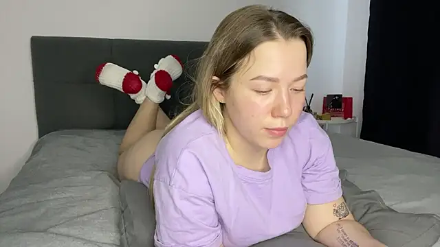 Embersweetbunny online show from 02-01-25, 02:45