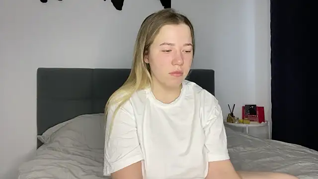 Embersweetbunny online show from 02-06-25, 07:13