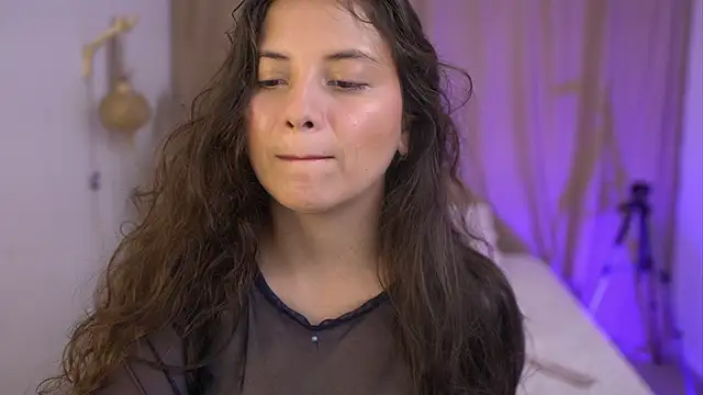 Snapshot of lirio05 chatting on 11-11-25, 06:19 lirio05 online show from 11-11-25, 06:19