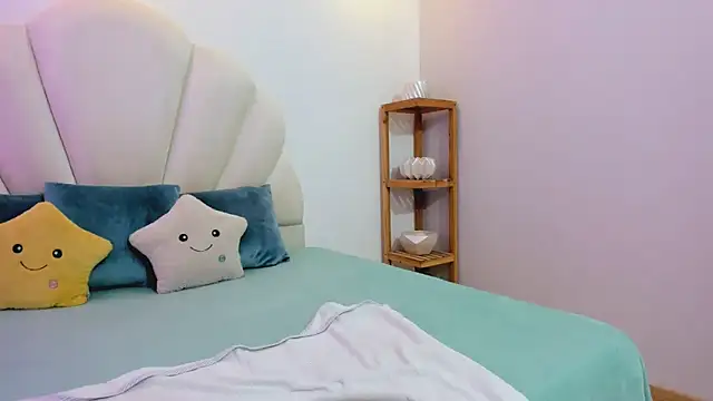 Snapshot of Lizzie_Williams_ chatting on 09-21-25, 03:08 Lizzie Williams online show from 09-21-25, 03:08