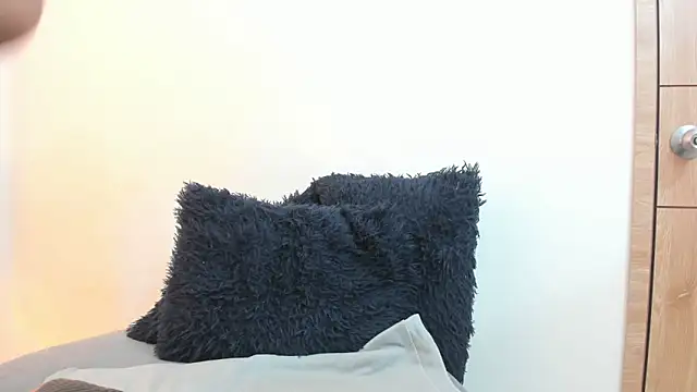 Snapshot of Lizzie_Williams_ chatting on 12-21-25, 03:35 Lizzie Williams online show from 12-21-25, 03:35