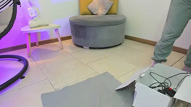 Snapshot of Lizzie_Williams_ chatting on 12-22-25, 03:14 Lizzie Williams online show from 12-22-25, 03:14