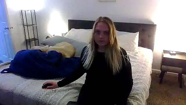 Snapshot of PhatAssBlond chatting on 12-21-24, 11:13 PhatAssBlond online show from 12-21-24, 11:13