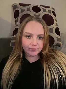 Snapshot of PhatAssBlond chatting on 02-19-25, 10:31 PhatAssBlond online show from 02-19-25, 10:31