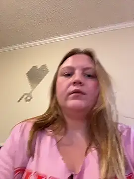 Snapshot of PhatAssBlond chatting on 10-30-25, 04:08 PhatAssBlond online show from 10-30-25, 04:08