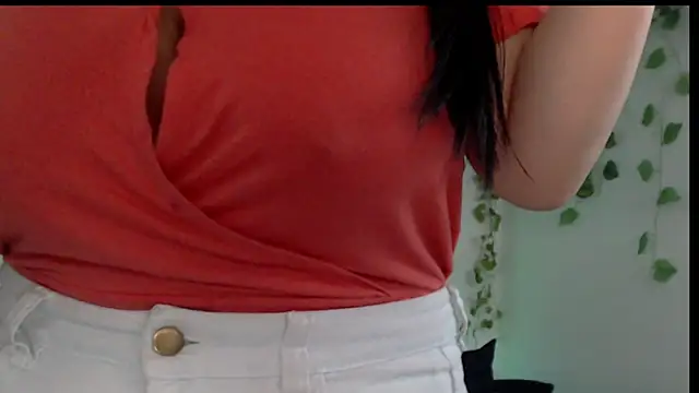 Snapshot of Donniia chatting on 03-03-25, 05:29 Donniia online show from 03-03-25, 05:29