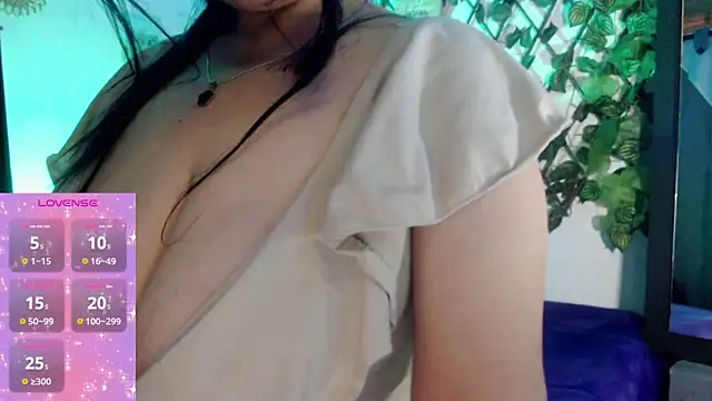 Snapshot of Donniia chatting on 09-20-25, 01:01 Donniia online show from 09-20-25, 01:01