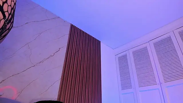 Emiilycollins online show from 12-21-25, 05:42