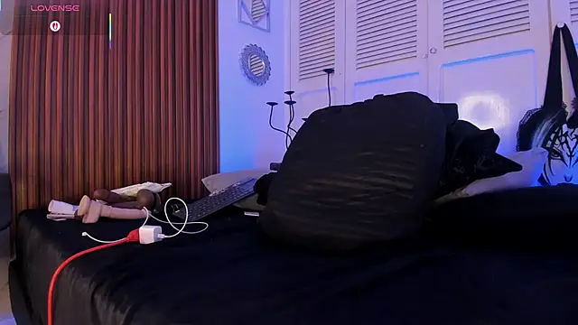 Emiilycollins online show from 02-03-26, 05:38