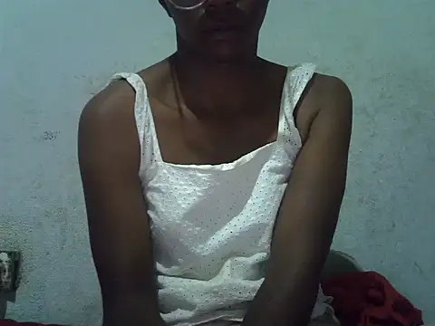 Snapshot of ElianeHot chatting on 06-10-26, 07:46 ElianeHot online show from 06-10-26, 07:46