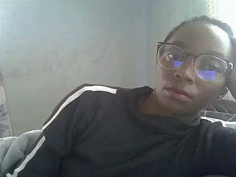 Snapshot of ElianeHot chatting on 06-30-26, 07:53 ElianeHot online show from 06-30-26, 07:53