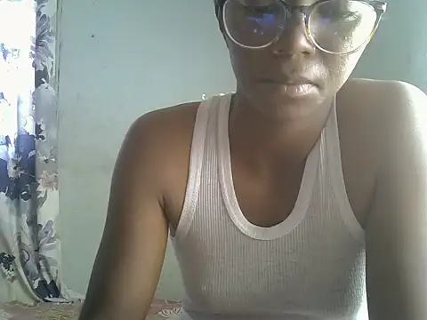 Snapshot of ElianeHot chatting on 07-01-26, 10:28 ElianeHot online show from 07-01-26, 10:28