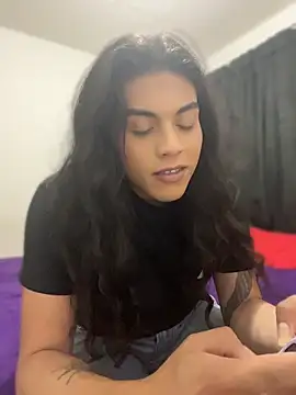 Snapshot of Ariana_Rodriguez_ chatting on 06-11-26, 12:43 Ariana Rodriguez online show from 06-11-26, 12:43