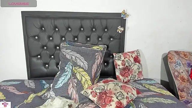 Darlyquenn11 online show from 12-21-24, 03:25