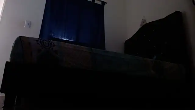 Snapshot of Valenn_rey chatting on 03-21-25, 10:39 Valenn rey online show from 03-21-25, 10:39