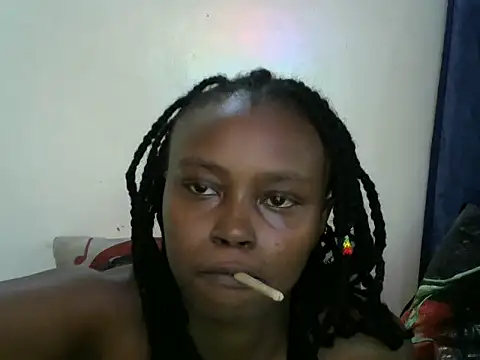 Snapshot of Rasta_tattooed chatting on 09-19-25, 04:18 Rasta tattooed online show from 09-19-25, 04:18