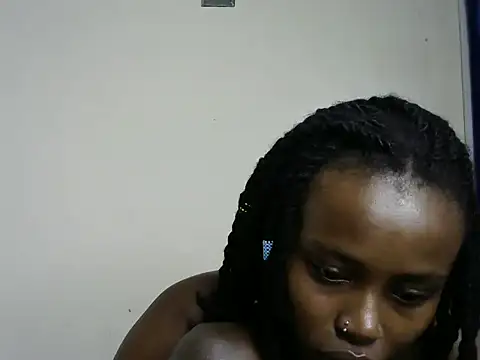 Snapshot of Rasta_tattooed chatting on 12-02-25, 08:41 Rasta tattooed online show from 12-02-25, 08:41