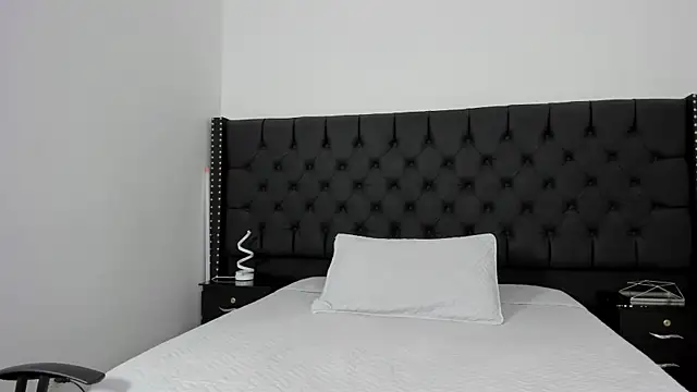 Rubi Sky online show from 12-18-25, 02:56