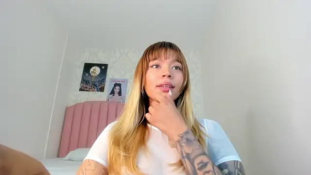 Adria ross online show from 02-11-26, 04:06