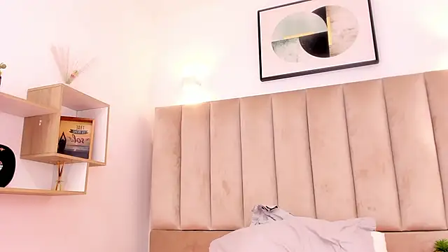 Snapshot of Anniie_Queen chatting on 02-10-25, 06:20 Anniie Queen online show from 02-10-25, 06:20