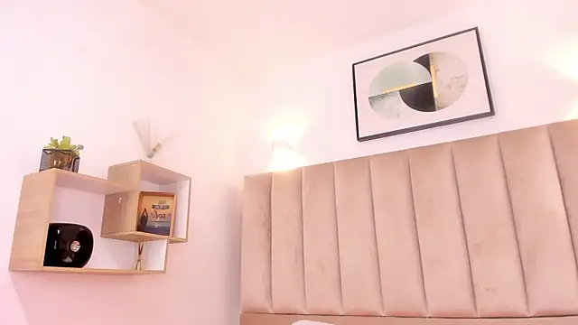 Snapshot of Anniie_Queen chatting on 02-12-25, 03:29 Anniie Queen online show from 02-12-25, 03:29