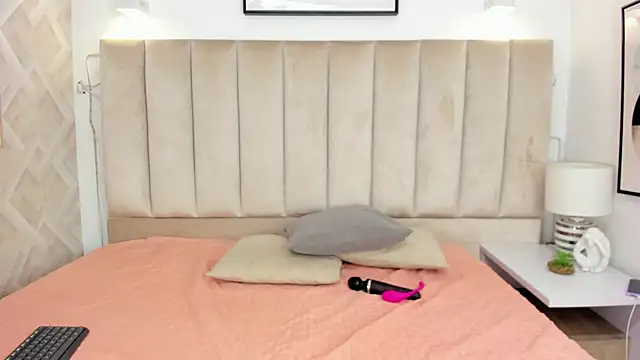 Snapshot of Anniie_Queen chatting on 11-07-25, 02:33 Anniie Queen online show from 11-07-25, 02:33