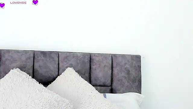 VeronicaTonu online show from 02-13-25, 05:54