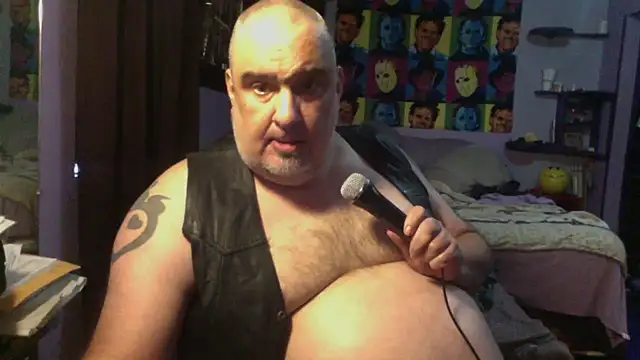 Snapshot of PerveyUncle chatting on 07-26-26, 07:54 PerveyUncle online show from 07-26-26, 07:54