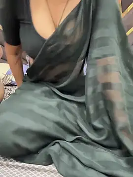 Snapshot of AASHI66 chatting on 09-21-25, 05:58 AASHI66 online show from 09-21-25, 05:58