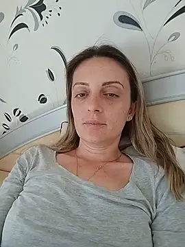 Snapshot of SophyGirl chatting on 05-14-26, 12:23 SophyGirl online show from 05-14-26, 12:23
