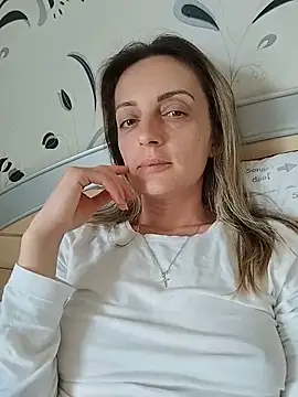 Snapshot of SophyGirl chatting on 05-17-26, 11:39 SophyGirl online show from 05-17-26, 11:39