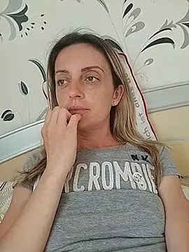 Snapshot of SophyGirl chatting on 05-29-26, 02:48 SophyGirl online show from 05-29-26, 02:48
