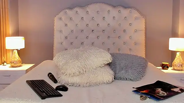 RamonaSimons online show from 10-22-25, 08:08