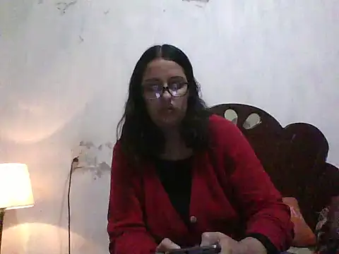 Snapshot of Samanthat33 chatting on 02-25-25, 01:52 Samanthat33 online show from 02-25-25, 01:52