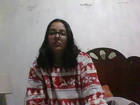 Snapshot of Samanthat33 chatting on 03-11-25, 03:48 Samanthat33 online show from 03-11-25, 03:48