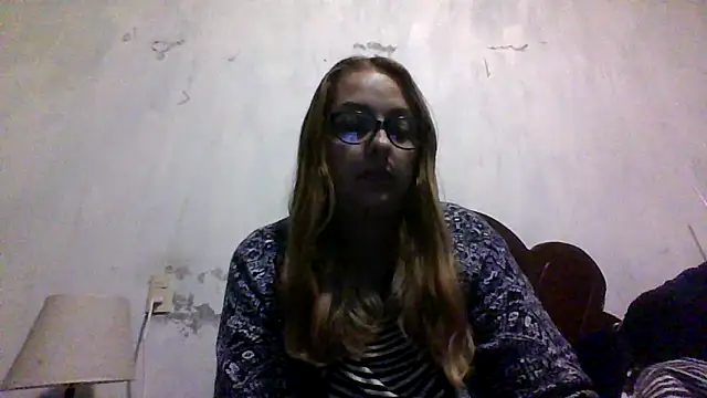 Snapshot of Samanthat33 chatting on 10-06-25, 06:11 Samanthat33 online show from 10-06-25, 06:11