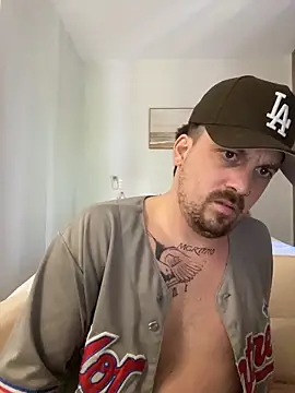 Snapshot of Tremblay_Simard chatting on 03-17-26, 04:28 Tremblay Simard online show from 03-17-26, 04:28