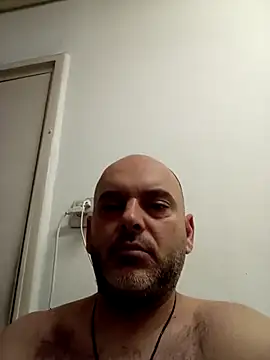 Snapshot of BartalesDaddy chatting on 01-22-25, 09:32 BartalesDaddy online show from 01-22-25, 09:32