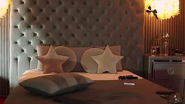 Snapshot of AmelyNoir chatting on 02-20-25, 09:42 AmelyNoir online show from 02-20-25, 09:42